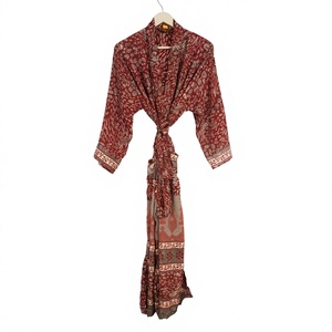 Nouveau Kimono Bohème Vintage Longueur Ras du Sol en Soie Élégant et Tendance, Doux, Respirant, pour l'Été et le Printemps, Orné de Paillettes Brodées à la Main, Ouvert - Product Image 1