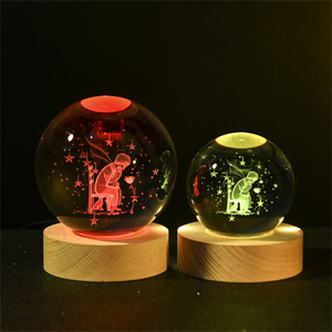 2023 nuevo diseño caliente <span class=keywords><strong>precio</strong></span> de fábrica cambio colorido 3D Led bola de cristal brillante luz nocturna con Base de madera - Product Image 5