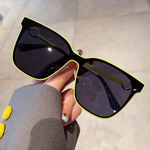 Lunettes de soleil carrées surdimensionnées pour femmes Qianai, monture en métal, verres PC UV400, style irrégulier K3-7505 - Product Image 4