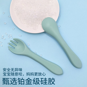 Ensemble cuillère et fourchette d'alimentation pour bébé en silicone, sans BPA, doux, pour nourrissons de 0 à 12 mois, conception à manche droit - Product Image 4