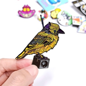 Nhà Máy Tùy Chỉnh Hot Bán Không Có Moq Giá Thấp Món Quà Thủ Công Không Gỉ <span class=keywords><strong>D</strong></span>ễ Thương Sáng Long Lanh Động Vật Bộ Sưu Tập Ve Áo Men Pin - Product Image 3