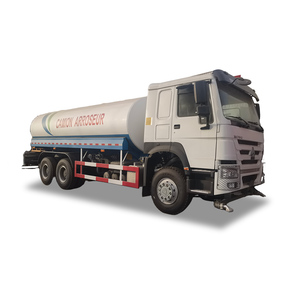 Camión <span class=keywords><strong>Cisterna</strong></span> <span class=keywords><strong>de</strong></span> <span class=keywords><strong>Agua</strong></span> HOWO 6x4 <span class=keywords><strong>de</strong></span> <span class=keywords><strong>2000</strong></span> <span class=keywords><strong>Galones</strong></span> (20cbm) con Aspersor en Venta - Product Image 1