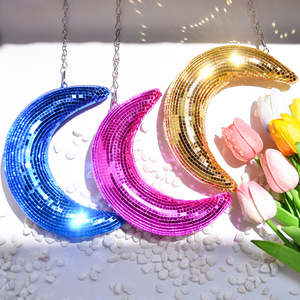 Ciondolo Luna Disco a Quattro Colori - Decorazione Luna Arcobaleno per Soffitto, Stanza, Feste, Matrimoni, Arredamento Boho - Product Image 4