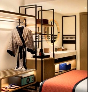 Kim loại hiện đại đi bộ đảo tủ quần áo hệ thống đồ nội thất phòng ngủ phòng thay đồ gỗ bàn Brass <span class=keywords><strong>c</strong></span>ấu trú<span class=keywords><strong>c</strong></span> <span class=keywords><strong>c</strong></span>ủa khách hành lang hiển thị giá - Product Image 2