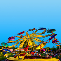 Manèges à double balançoire sûrs et fiables avec construction en fibre de verre et en acier, certifiés CE, équipement de parc d'attractions extérieur