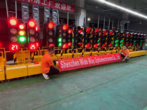 Feux de signalisation routière mobiles sans fil solaires pour la construction routière, 200 mm RYG, minuterie de compte à rebours, feux de signalisation LED d'avertissement routier - Product Image 4