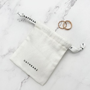 Sac à bijoux en coton et lin de haute qualité avec cordon de serrage, mini emballage personnalisé, pochette en coton avec logo sur ruban - Product Image 4