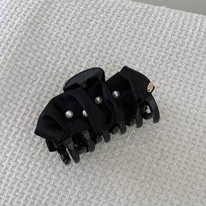 กิ๊บติดผมซาตินมุกเกาหลี กิ๊บติดผมรูปปลาฉลามแบบจับจีบครึ่งหัวสำหรับผู้หญิง - Product Image 6