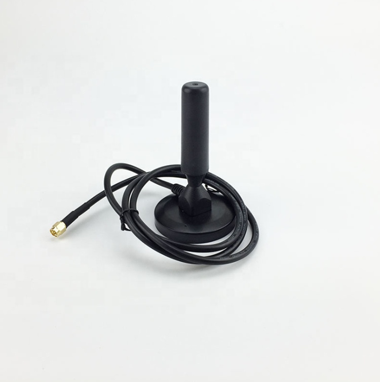 vhf uhf antenna with mag mount