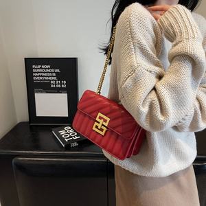 批发2026年热门手提包经典链条钱包压花PU皮革春季系列单肩包女式手提包 - Product Image 4