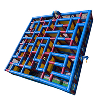 Parcours d'obstacles gonflable de maison hantée de Noël pour centre commercial, utilisation en extérieur, matériau en nylon, adapté aux 5-10 ans