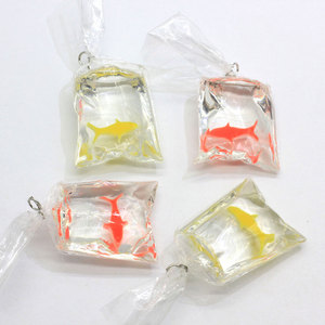 Resina trasparente Oro di Fascini di Pesce Piccoli Pesci In Acqua Sacchetto Dei Monili Del Sacchetto Del Pendente di Pesce Sacchetto di Orecchini di Pendente Fatti A Mano FAI DA TE Materiale - Product Image 1