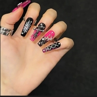 Ongles artificiels à presser faits main de haute qualité, style gothique punk sombre, avec chaîne métallique, pour manucure.