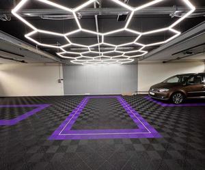 Panneaux d'éclairage de garage avec design LED hexagonal pour projets de bricolage et espaces de travail - Product Image 1