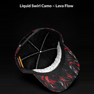 Gorra de Golf Personalizada con Camuflaje Rojo y Negro, Diseño de Remolino Líquido, Impresión Digital Impermeable, 5 Paneles, Perforaciones Láser, Visera Curva Transpirable para Hombre - Product Image 2