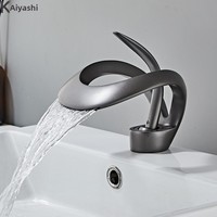 Keran Wastafel Kreatif Model Air Terjun, Terpasang di Meja, Air Panas Dingin, Satu Lubang, Satu Tuas, Inti Katup Keramik