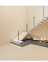 Carrelage en porcelaine imitation travertin crème architectural, finition mate, veinage linéaire, antidérapant, pour sol extérieur, épaisseur 10 mm, garantie 5 ans