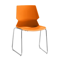 Chaise de salle à manger empilable moderne en plastique coloré sans accoudoirs avec pieds en métal pour les événements, les appartements, les parcs