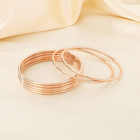 Brazalete Apilable de Acero Inoxidable con Baño PVD Tricolor, Cable Redondo de 3mm, Impermeable e Hipoalergénico para Mujer