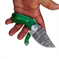 Couteau léger à bord partiellement dentelé en acier au carbone fait main avec manche turquoise, outil de survie pour le camping en plein air