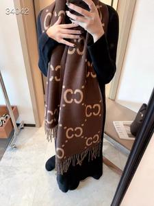 高級感あふれる文字ロゴ入りカシミヤスカーフ、冬用パシュミナショール、両面プリントのレディーススカーフ - Product Image 3