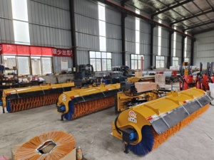 Balayeuse à neige à entraînement hydraulique multifonctionnel Brosse à neige Machine de nettoyage de neige de route <span class=keywords><strong>Balai</strong></span> d'angle avec balayeuse - Product Image 4