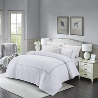 Prix d'usine – Nouvelle parure de lit plate brodée 4 pièces en coton satiné 400 fils/pouce², 100 % coton, écologique, taille Queen, style minimaliste blanc