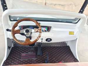 Nouveau modèle de véhicule électrique touristique, bus et voiture, ferry, voiture de luxe rétro classique, voiture électrique vintage, usine - Product Image 3