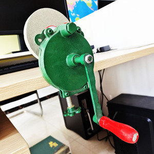 Moulin à manivelle portable de 4 pouces |   Aiguiseur multifonction pour outils de <span class=keywords><strong>jardin</strong></span> |   Moulin <span class=keywords><strong>manuel</strong></span> compact pour la maison - Product Image 2