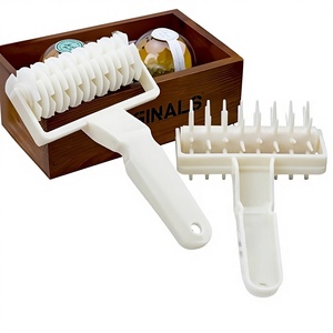 Rouleau perforateur à <span class=keywords><strong>pizza</strong></span> transfrontalier, perforateur à biscuits en plastique, rouleau à aiguilles, aiguille à poinçonner, couteau à mailles pour pain, outil de pâtisserie - Product Image 1