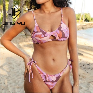 Traje de Baño Bikini de Alta Calidad con Estampado Playero, Diseño Recortado con Tiras, Super Mini Bikini Personalizado de Poliéster Reciclado - Product Image 1