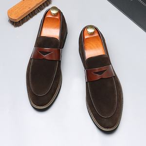 Chaussures en cuir décontractées pour hommes, semelles en caoutchouc antidérapantes et confortables, adaptées pour le bureau, chaussures d'affaires pour hommes, pour les voyages d'affaires - Product Image 3