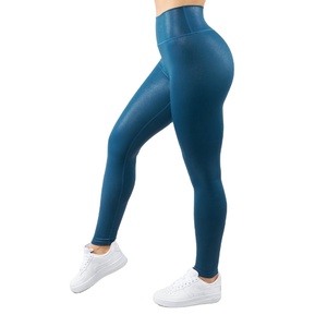 Leggings pour femmes avec logo personnalisé OEM, nouveau design, cuir, taille haute, effet push-up, pantalon de yoga pour femmes - Product Image 5