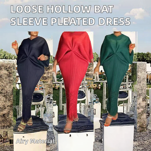 Robe longue plissée à imprimé floral de couleur unie grande taille XL avec manches chauve-souris creuses lâches et franges en queue de poisson décontracté teint en plaine - Product Image 2