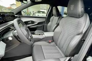 Voiture d'<span class=keywords><strong>occasion</strong></span> propre 2025 Peugeot <span class=keywords><strong>5008</strong></span> 1.2 PureTech mHEV GT S&S e-DCS6 SUV prête à l'emploi, sans accident, prête à être expédiée dans le monde entier - Product Image 3