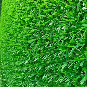 سياج شبكي اصطناعي من الأسلاك، سياج أخضر اصطناعي يشبه إبر الصنوبر لتزيين الجدران والساحات - Product Image 2