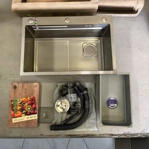 Fregadero de cocina grande de un solo seno, hecho a mano, de acero inoxidable 304 con recubrimiento nano gris y doble nervadura - Product Image 1