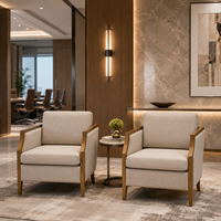 Fauteuil lounge design en tissu pour hôtel avec structure en bois de frêne blanc pour chambre, hall d'accueil et zone de réunion