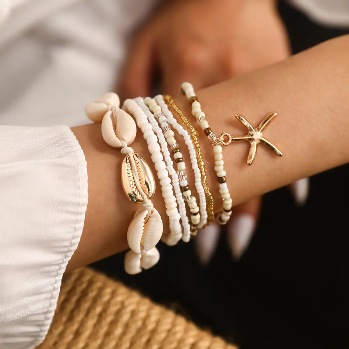 Hot Sale Summer Bohemian Style Starfish Woven Bracelet Summer Beach Shell Rice Beads 6-piece Bracelet Set for Women