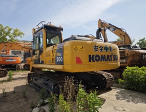 Excavadora Usada Komatsu PC200LC de 20 Toneladas, Modelo 2016, Motor, Caja de Cambios y Bomba de Alta Calidad, Probada e Inspeccionada en el Almacén de Shanghái - Product Image 4
