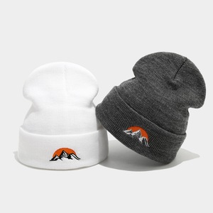 <span class=keywords><strong>Bonnet</strong></span> en tricot à motif de <span class=keywords><strong>montagne</strong></span> pour hommes et femmes Sports de plein air Casquette chaude pour le voyage Caractéristique commune du tissu - Product Image 2