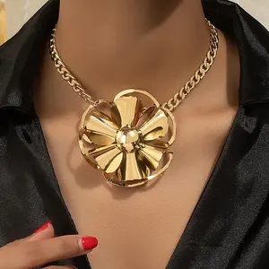 Retro Classic Fashion Fine Gold Unique Flower Pendant Inspire Necklaces Chain Necklace For Women