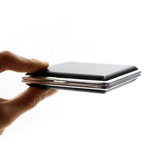 <span class=keywords><strong>Étui</strong></span> <span class=keywords><strong>à</strong></span> cigarettes pour hommes et femmes <span class=keywords><strong>étui</strong></span> <span class=keywords><strong>à</strong></span> cigarettes <span class=keywords><strong>à</strong></span> bande en cuir mince 20 pièces <span class=keywords><strong>étui</strong></span> <span class=keywords><strong>à</strong></span> cigarettes en vrac usine vente en gros autocollant métal Adv - Product Image 2