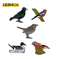 Épinglette personnalisée en alliage de zinc moulé sous pression, mignonne, en émail, en forme de livre, d'animal ou d'oiseau
