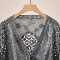 Cardigan en dentelle crochetée ajourée respirante à motif floral blanc pour femme, manches chauve-souris, col en V, idéal pour la plage en été