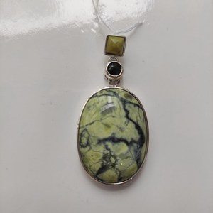 925 <b>Silver</b> Serpentine With Quartz\Tourmaline Oval Pendant - Product Image 1