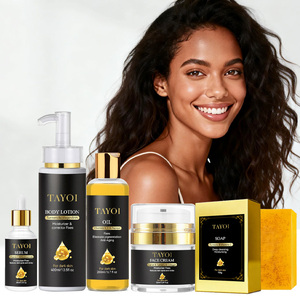 Set de Lujo Para el Cuidado de la Piel con Productos Orgánicos de Vitamina C, Loción Corporal, Crema Facial con Arbutina Para Aclarar y Desvanecer Manchas Oscuras - Product Image 2