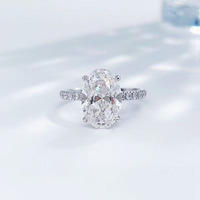 Anello di Lusso Artistico con Diamante Ovale Coltivato in Laboratorio, Placcato in Oro Bianco 18K, Gioiello Raffinato da Donna per Fidanzamento e Sposa