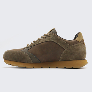Chaussures pour hommes en cuir véritable fabriquées en usine, baskets personnalisées avec logo, baskets de luxe avec semelle en caoutchouc crêpe - Product Image 1