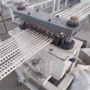 Protecteur de bord de mur Machine de ligne de production de perles d'angle en plastique <span class=keywords><strong>PVC</strong></span> à angle droit blanc - Product Image 1